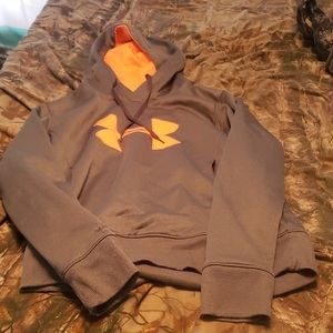 Under armour sweatshirt